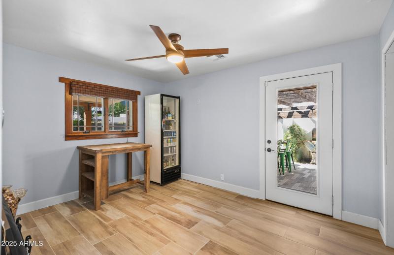 70675658-6E71-48CF-90B1-B21A075E3374