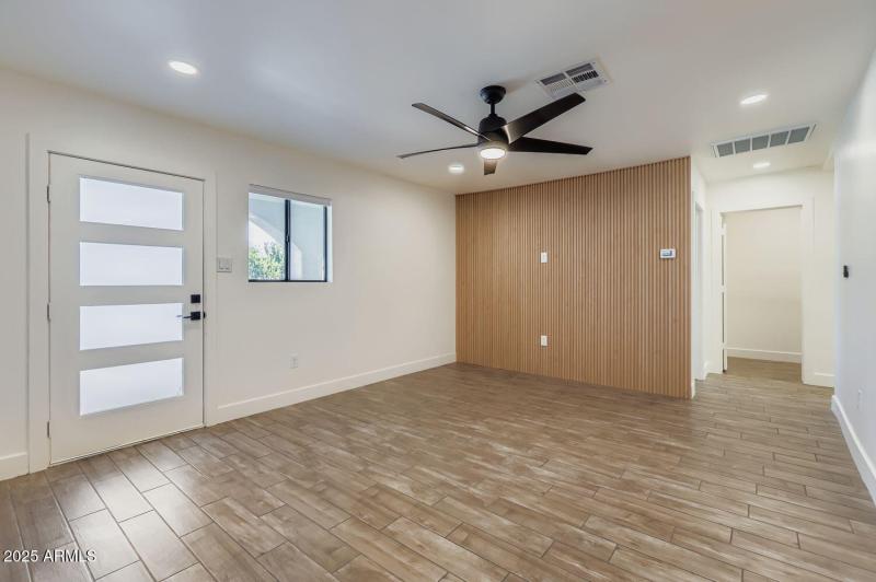 1107 W Roosevelt St - Web Quality - 008