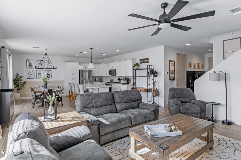 14233 W Cottontail Ln-11