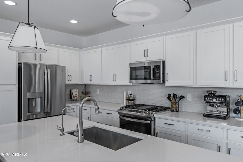 14233 W Cottontail Ln-17