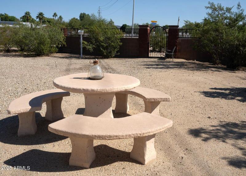 calle lejos interior-3_websize