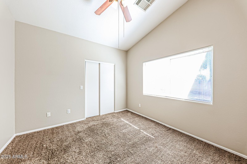 8-photo-Main-Bedroom-3c0c9b6c-d773-47ac-