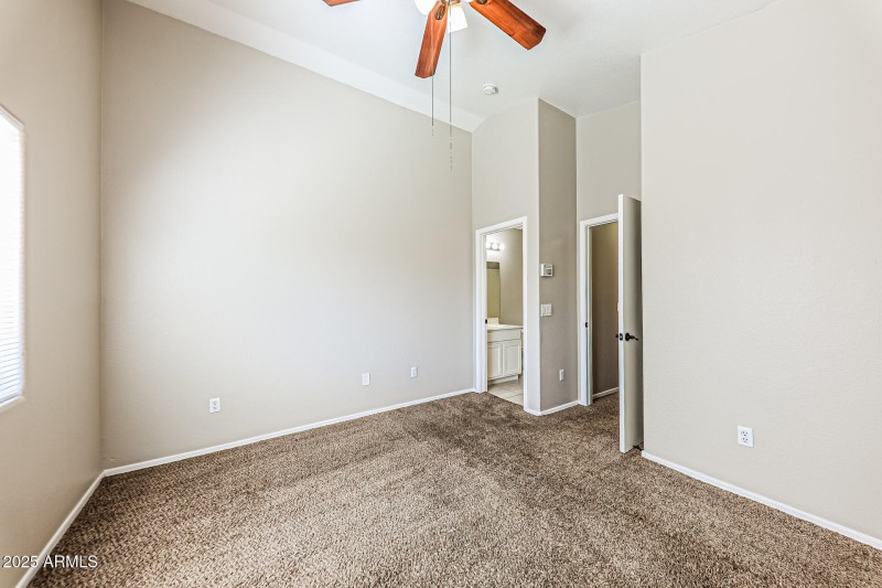 9-photo-Main-Bedroom-728a6be3-8dda-4c56-