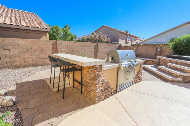 Built-In BBQ and Bar