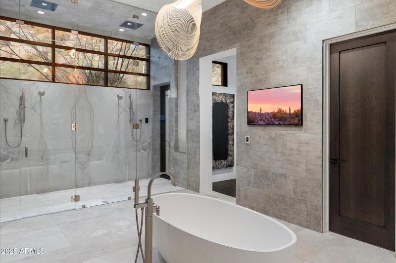 079-Primary Bathroom