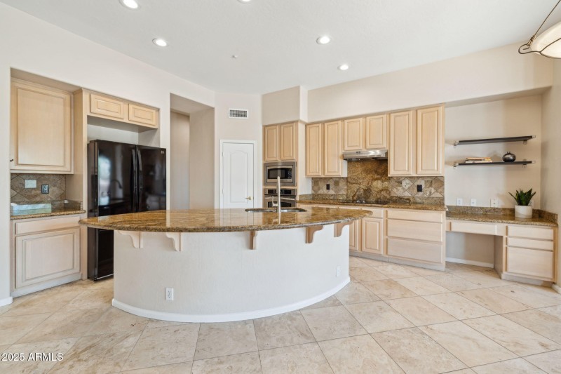 17-web-or-mls-13945-e-gail-rd