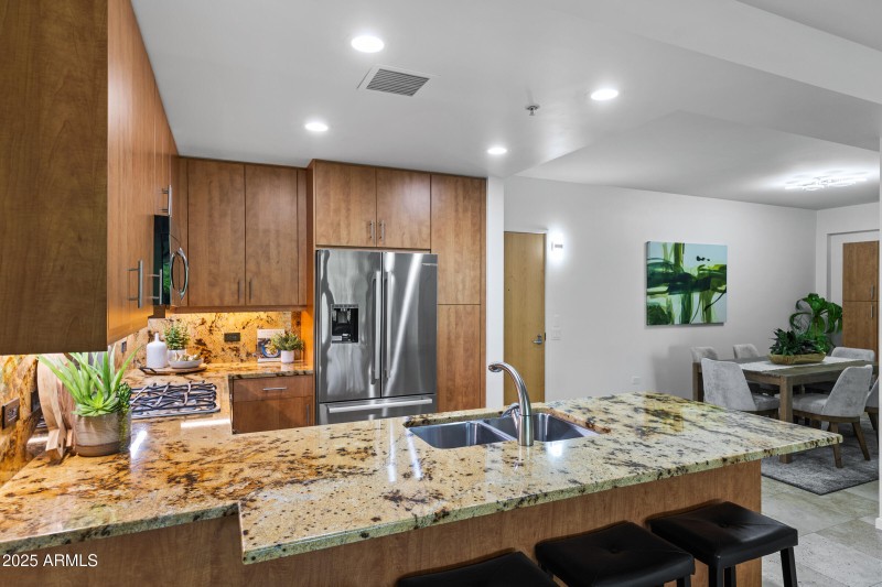 7131 E Rancho Vista Dr #4007-9