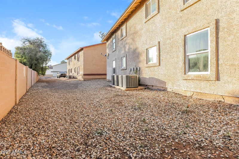 15-photo-Rear-View-a1b15673-81b0-4642-ae