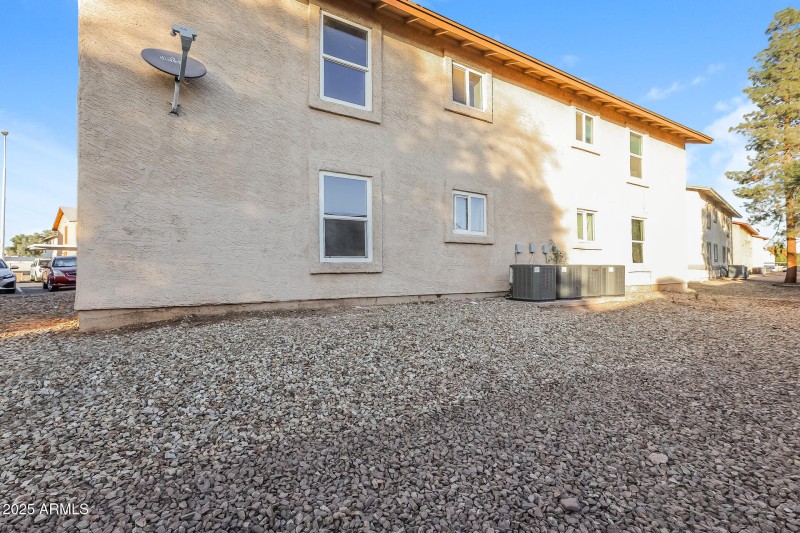 16-photo-Rear-View-dd134096-029d-4194-ae