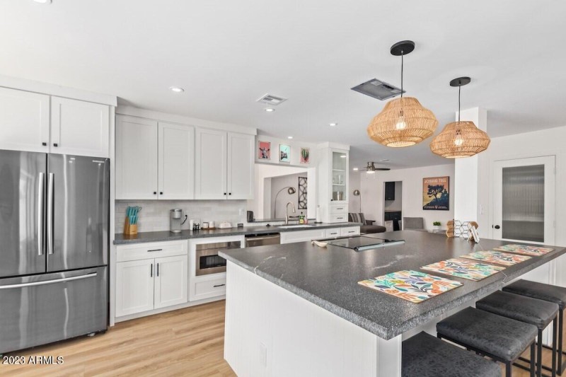 Open & Spacious Kitchen