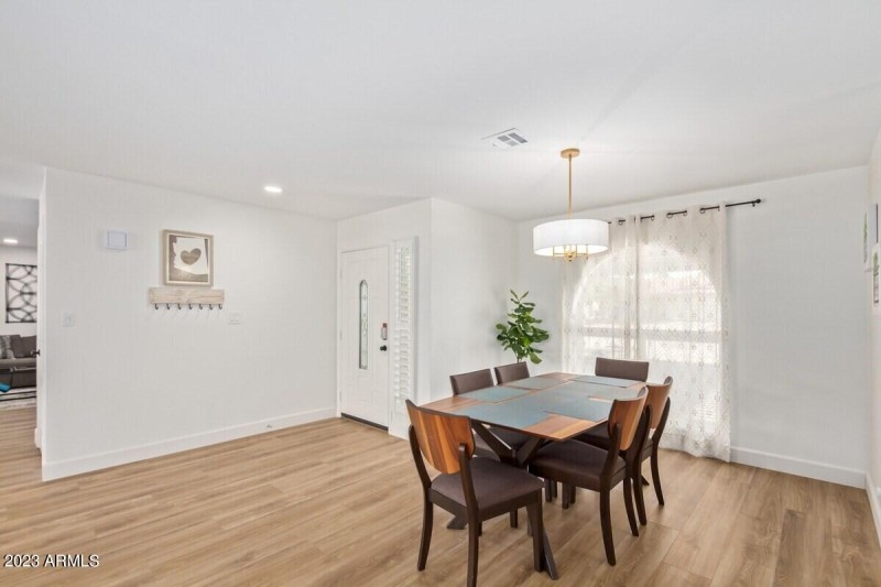 Front Entry & Dining