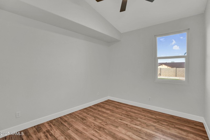 36-web-or-mls-8406 W Dahlia Dr -35