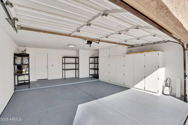 43-web-or-mls-8406 W Dahlia Dr -43