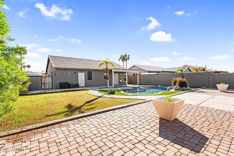 45-web-or-mls-8406 W Dahlia Dr -53