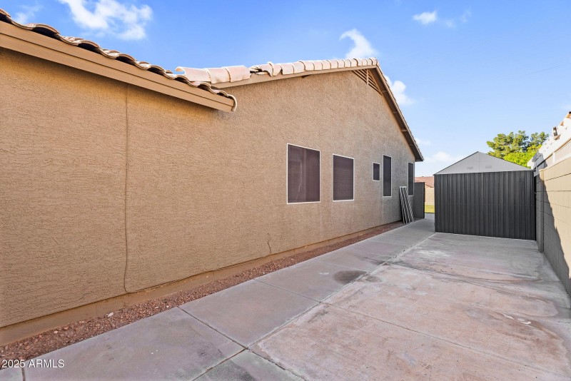 58-web-or-mls-8406 W Dahlia Dr -60