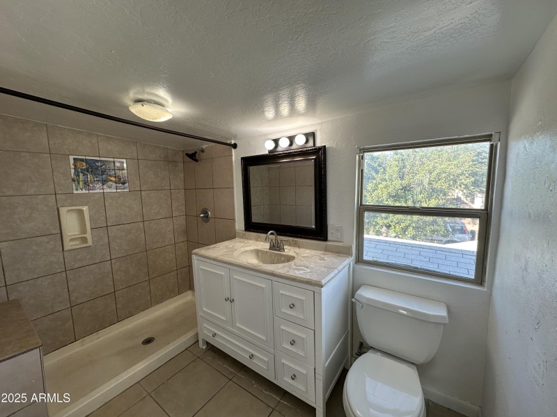 0b942e8797b23610-photo