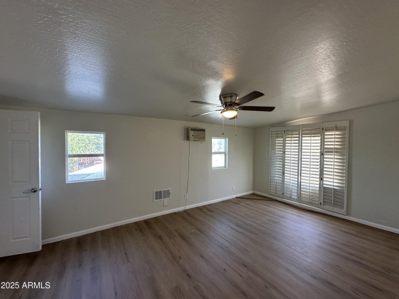 67fdffc671c75915-photo