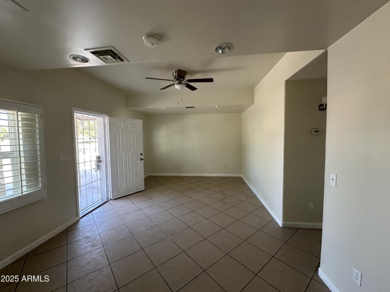 282a17eecb10ed04-photo