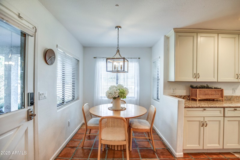 Breakfast Nook & Door to the Front Patio