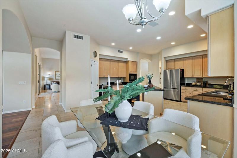 KITCHEN BREAKFAST ROOM 2