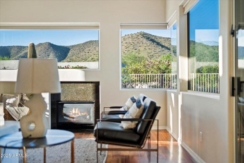 FAMILY ROOM LIGHT & BRIGHT