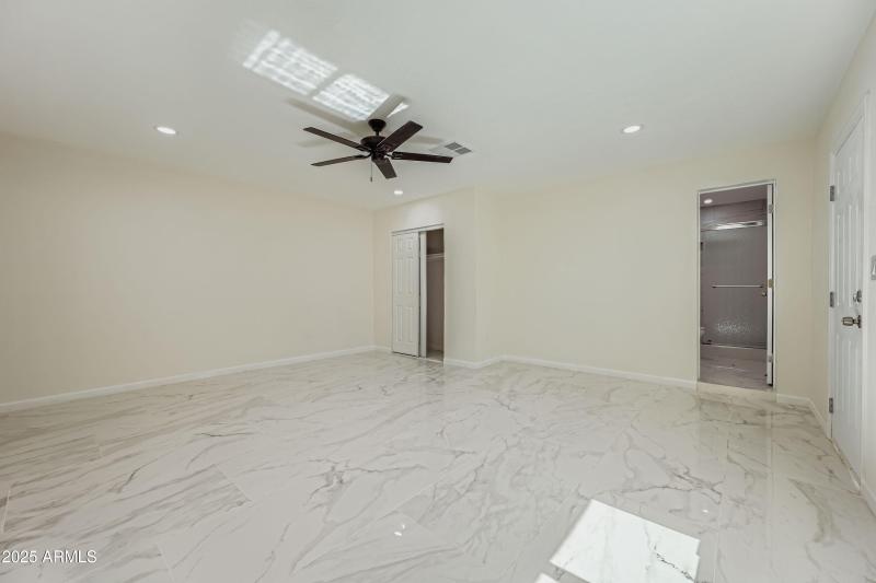 7601 N 40th Drive - MLS Sized - 027 - 38