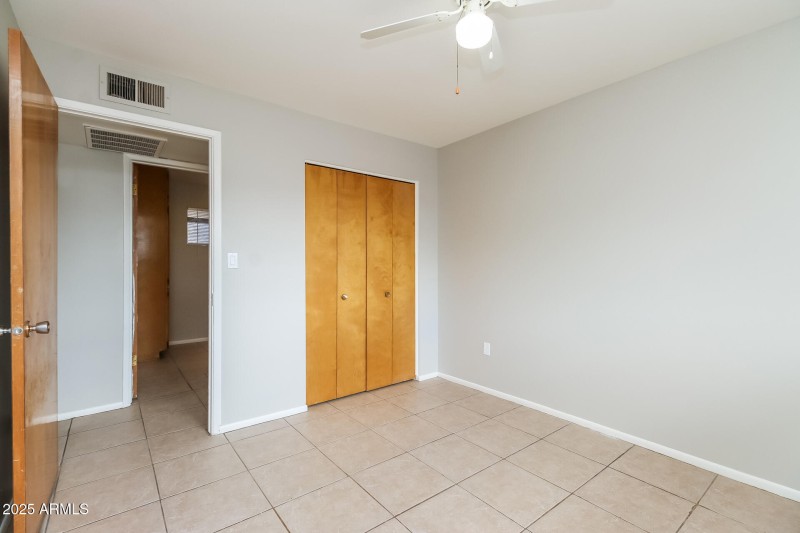 9-photo-Main-Bedroom