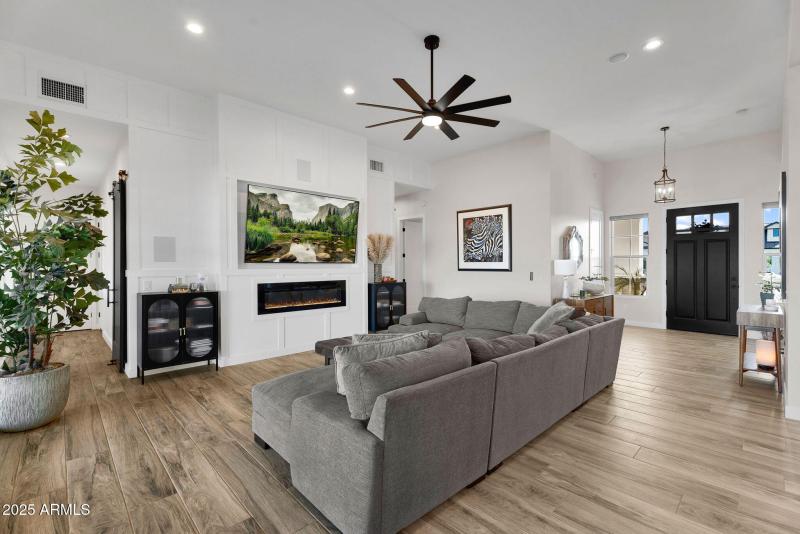 9-web-or-mls-4072 E Weston Ln -6