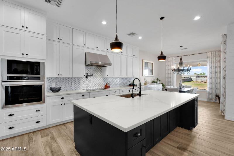 16-web-or-mls-4072 E Weston Ln -13