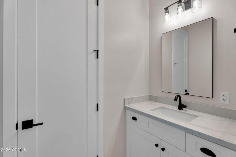 26-web-or-mls-4072 E Weston Ln -41