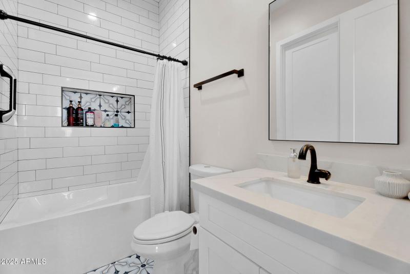 44-web-or-mls-4072 E Weston Ln -35