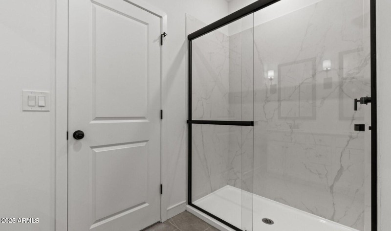 20250923212445490139000000-o