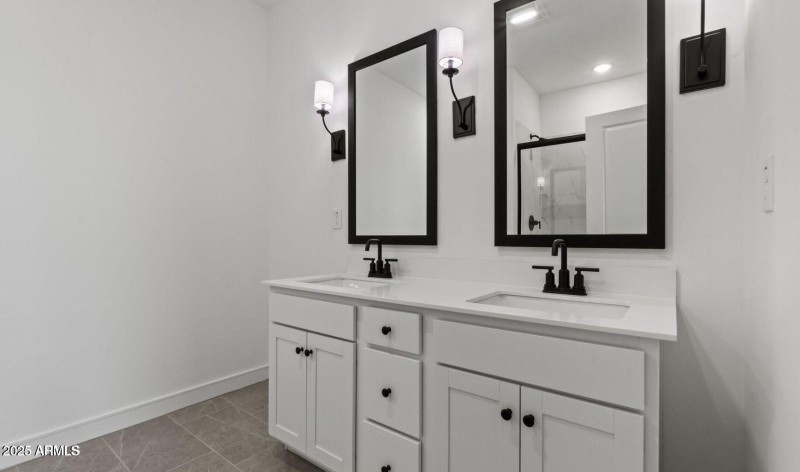 20250923212446683047000000-o