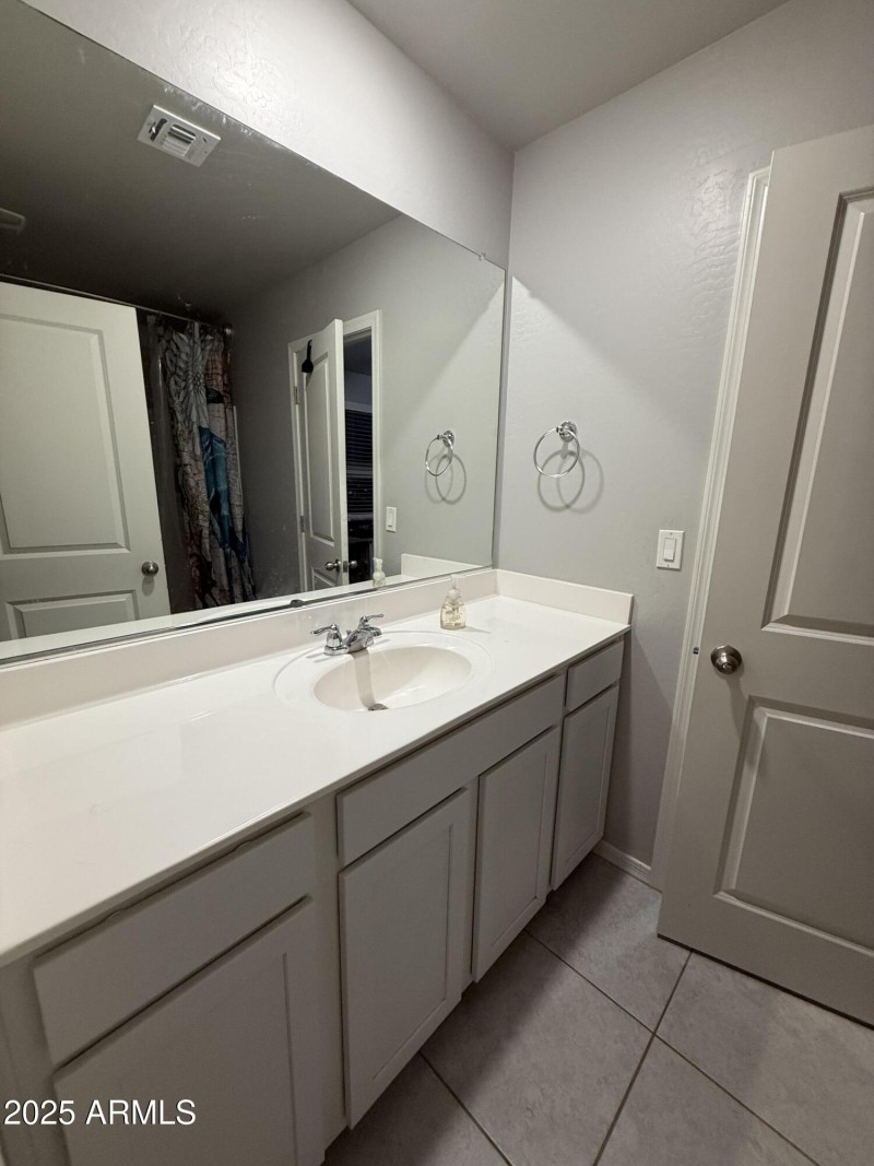 41 bath three - access to bed 3&4