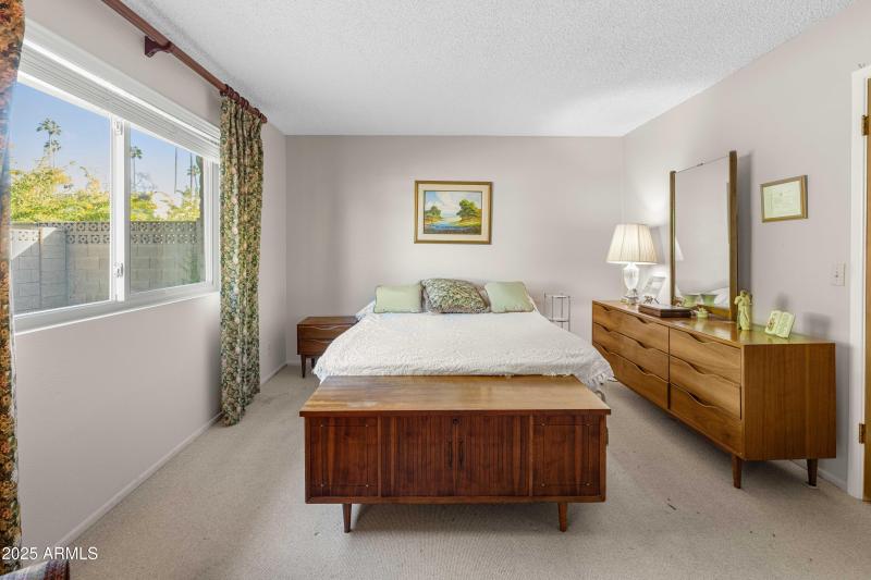 7125 N 20th Ave-7927