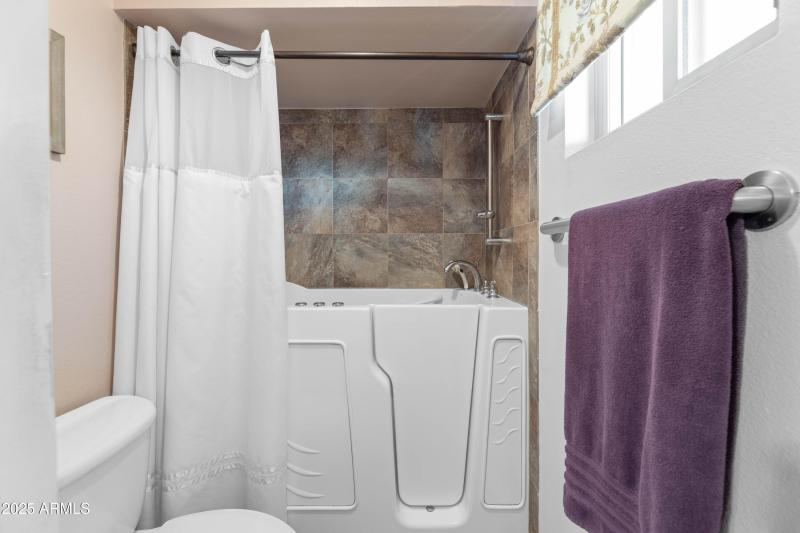 7125 N 20th Ave-7939