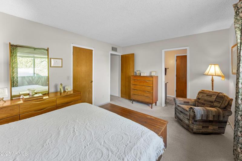 7125 N 20th Ave-7954