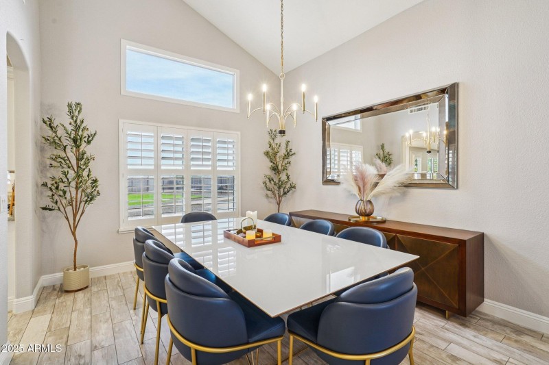 14-web-or-mls-N 76th Dr-S0111-012