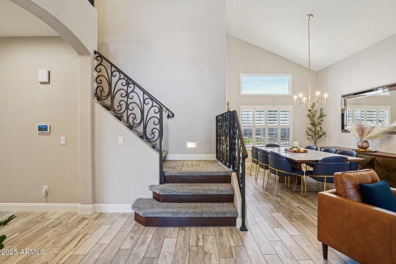 27-web-or-mls-N 76th Dr-S0111-025