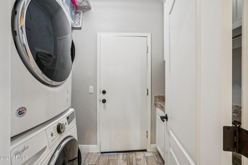 29-web-or-mls-N 76th Dr-S0111-027