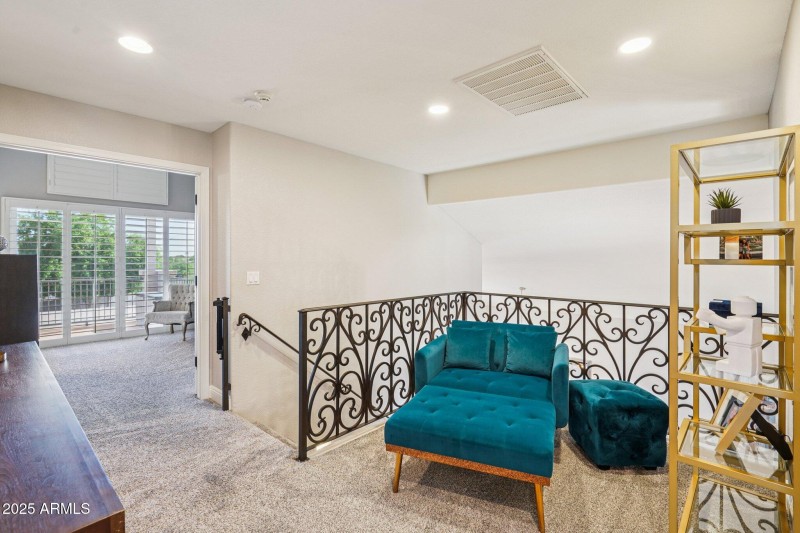 31-web-or-mls-N 76th Dr-S0111-029