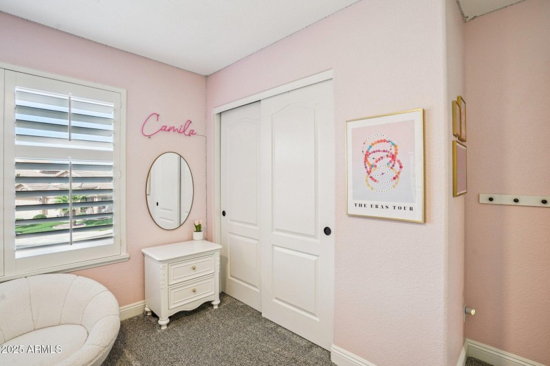 33-web-or-mls-N 76th Dr-S0111-031