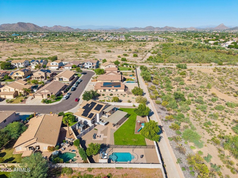 77-web-or-mls-N 76th Dr-S0111-075