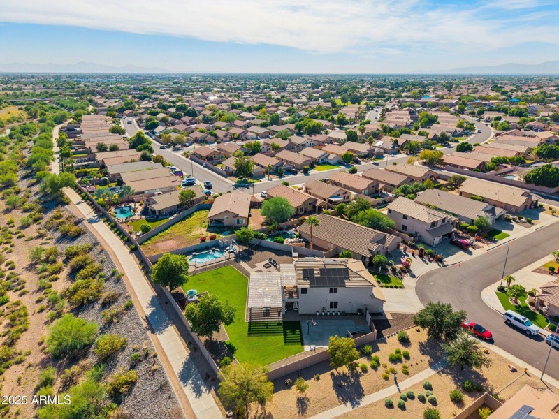 81-web-or-mls-N 76th Dr-S0111-079