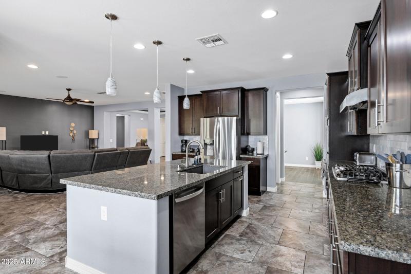 3728 E Narrowleaf Dr-15