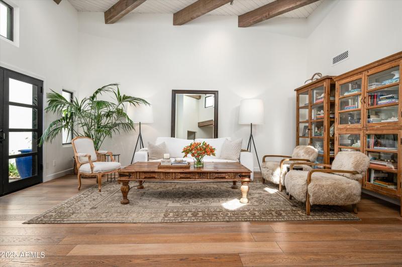 2-ReEdit5101NCasaBlancaDr217-2