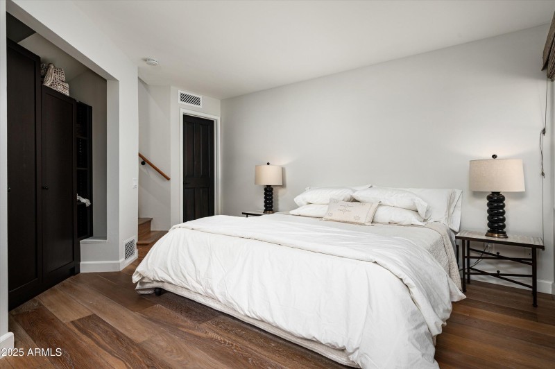 21-5101NCasaBlancaDr217-21