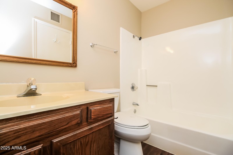 1005755.652 W SIERRA VISTA DR - Bathroom