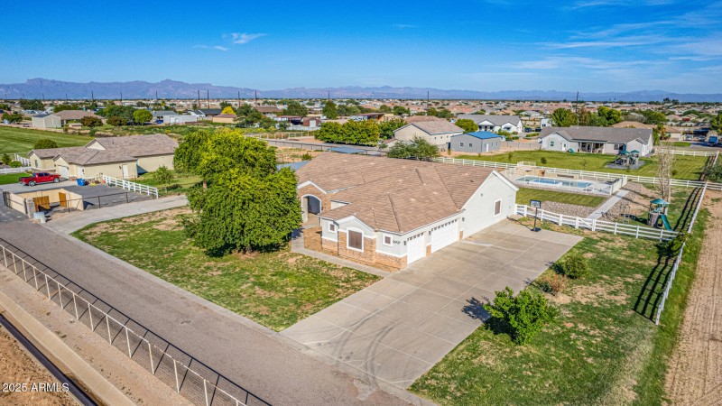1st driveway w/3 car garage