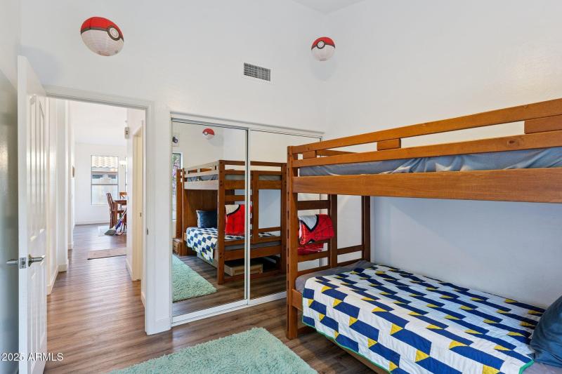 20-web-or-mls-15608-s-7th-st